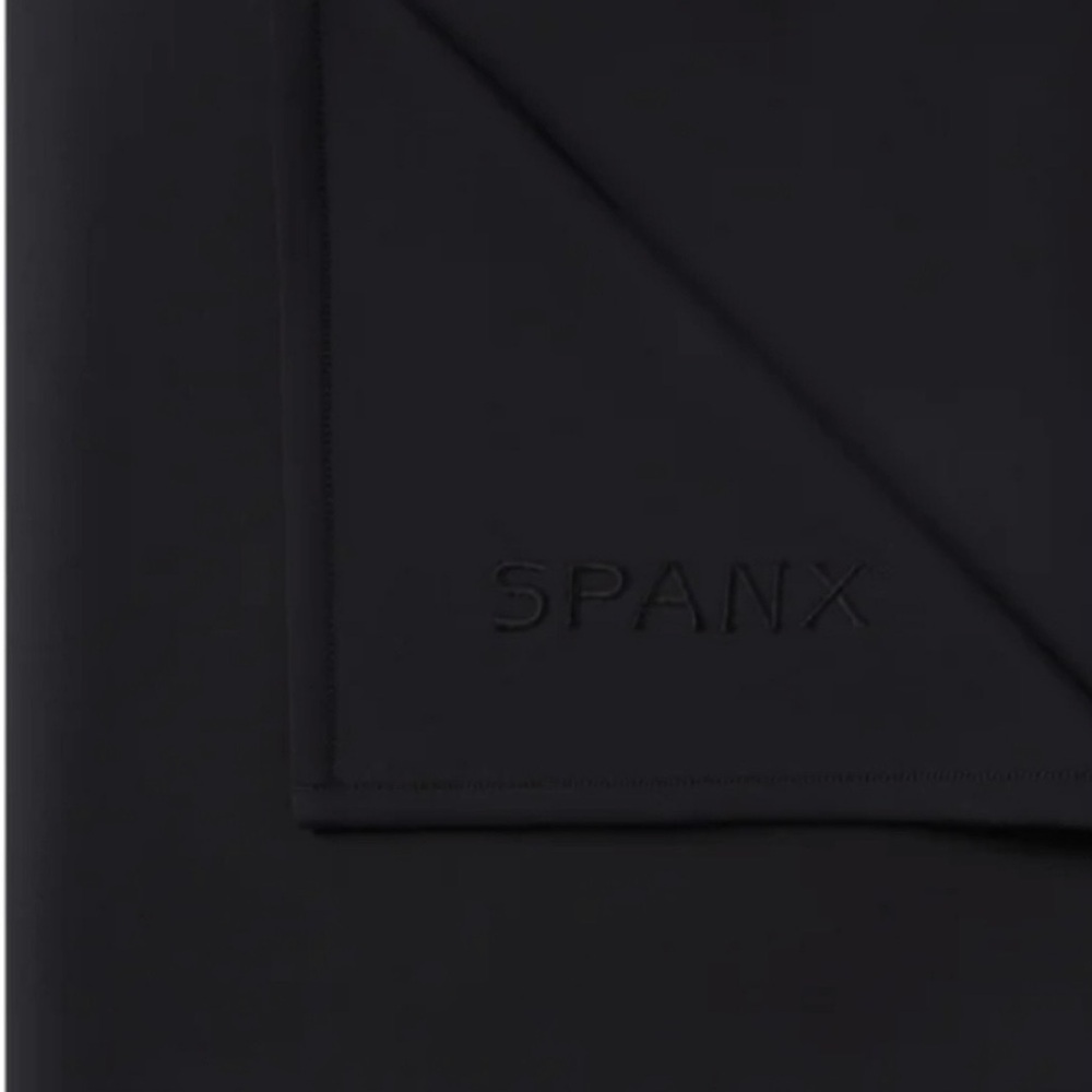 Spanx Air Essential Blanket